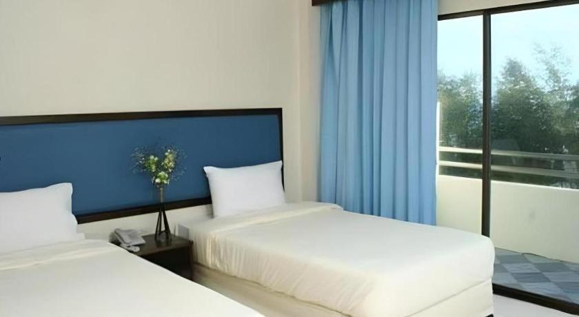 Nice Beach Hotel Rayong Exterior foto
